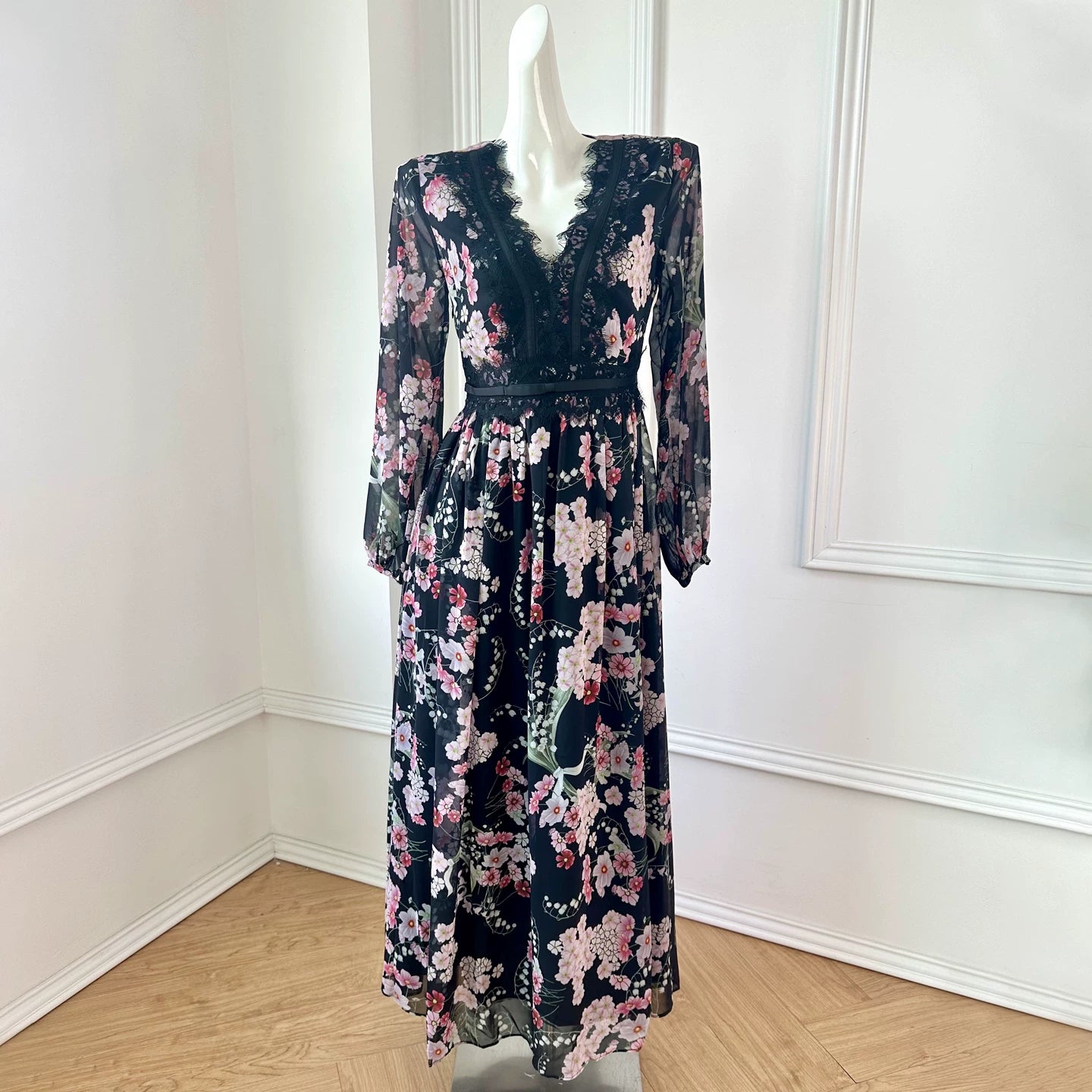 Cotton Lace Detail V-Neck Dress with Bow