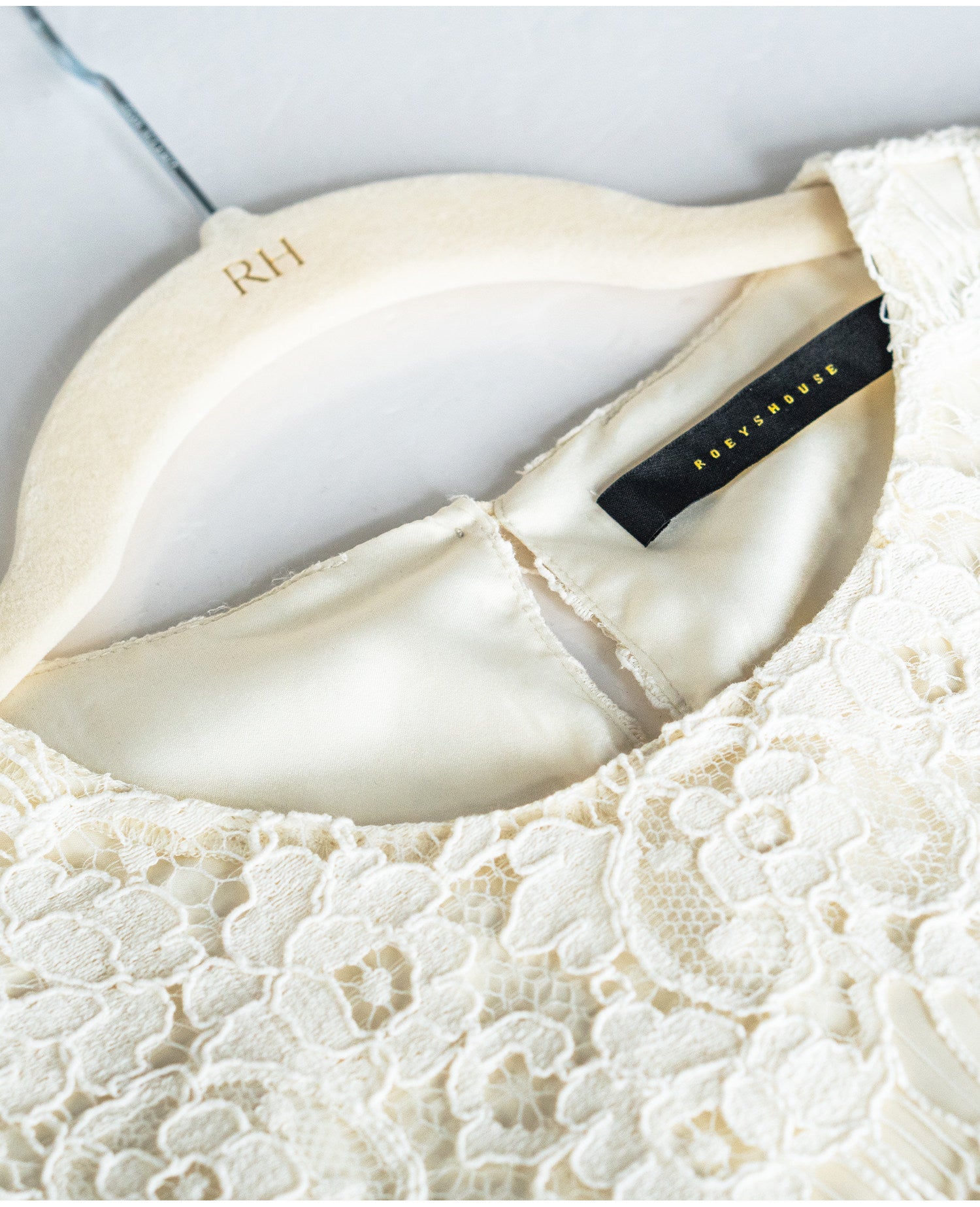 38252255-b352-4251-ac9f-4ec57fda5f49