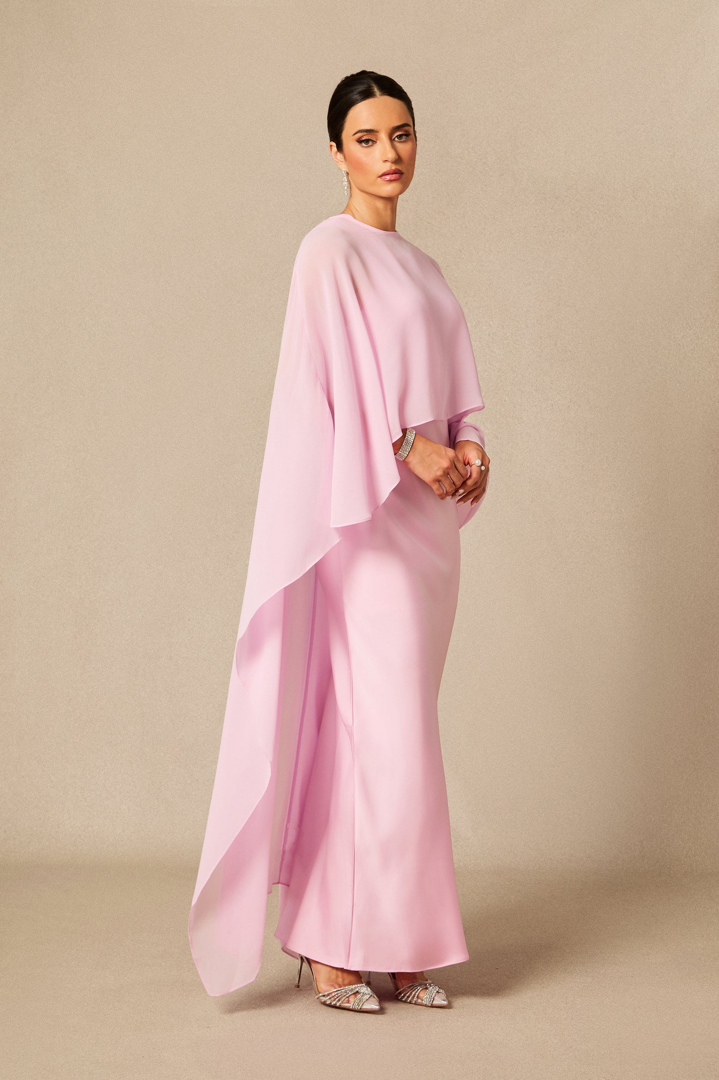 Sophisticated Sleeveless Maxi Dress with Draped Cape
