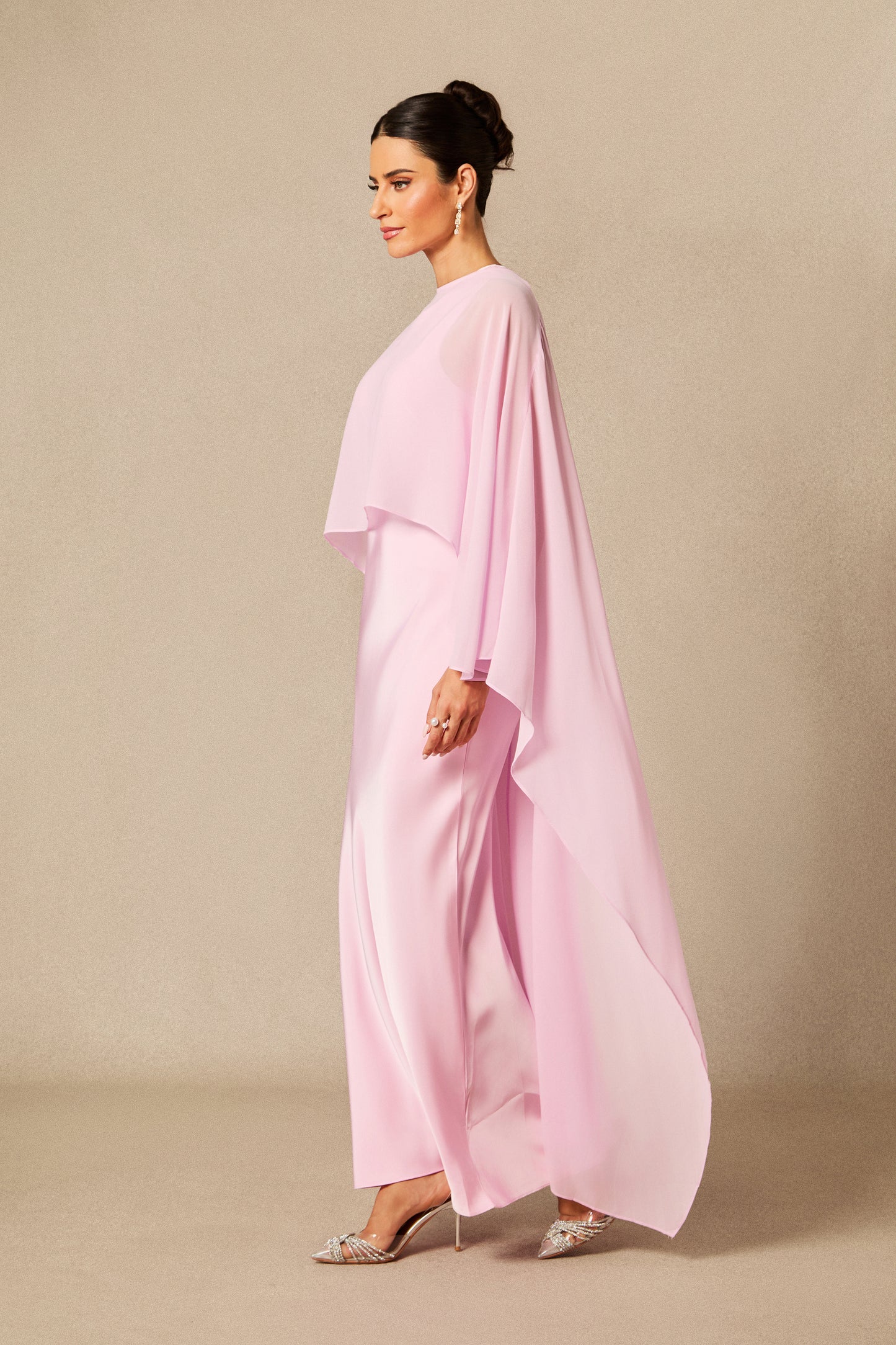 Sophisticated Sleeveless Maxi Dress with Draped Cape