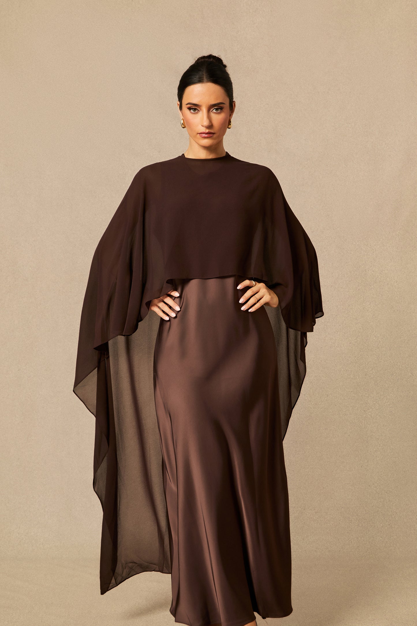 Sophisticated Sleeveless Maxi Dress with Draped Cape