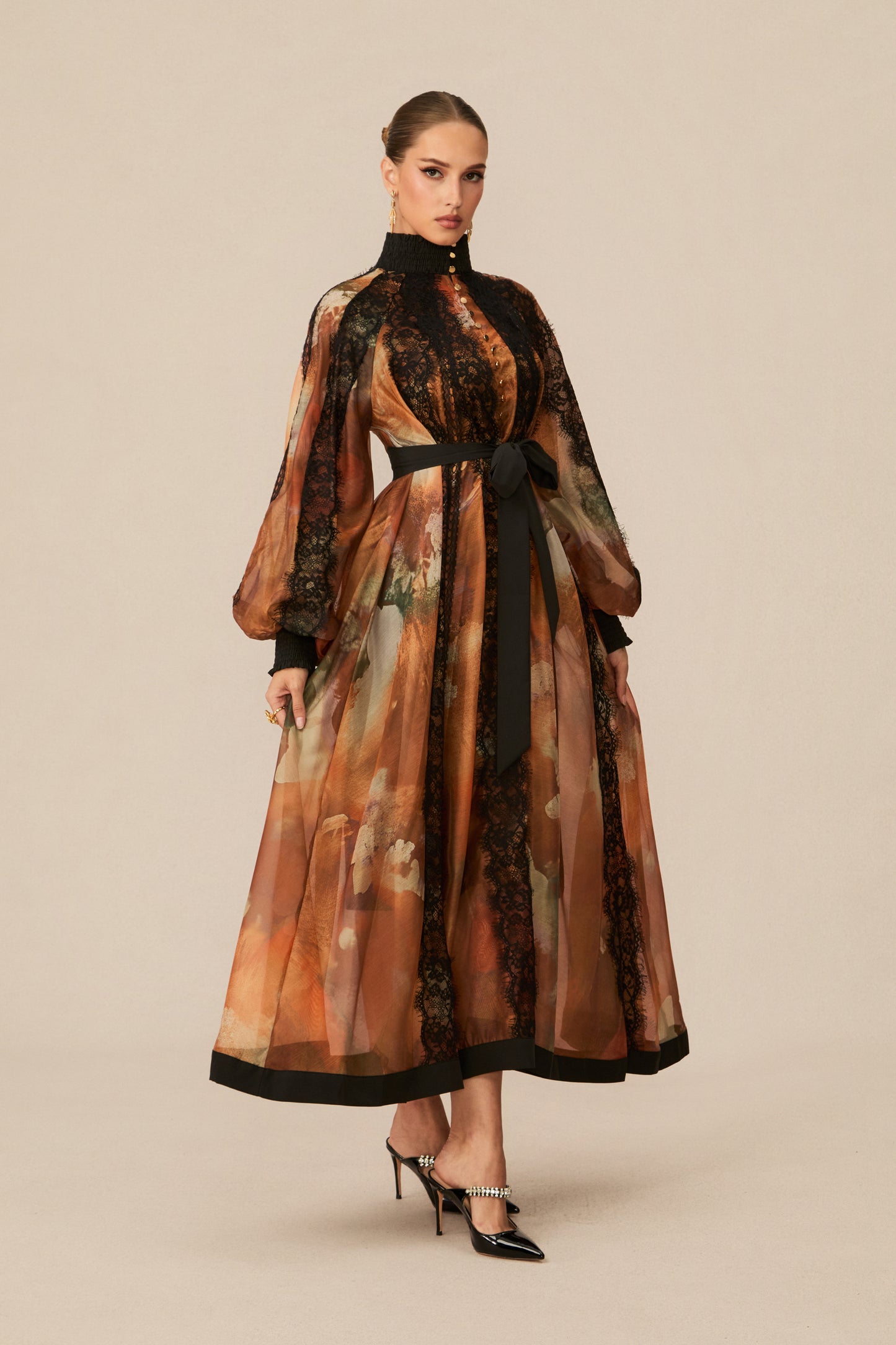 فستان ميدي أنيق بلون برتقالي مزين بالدانتيل