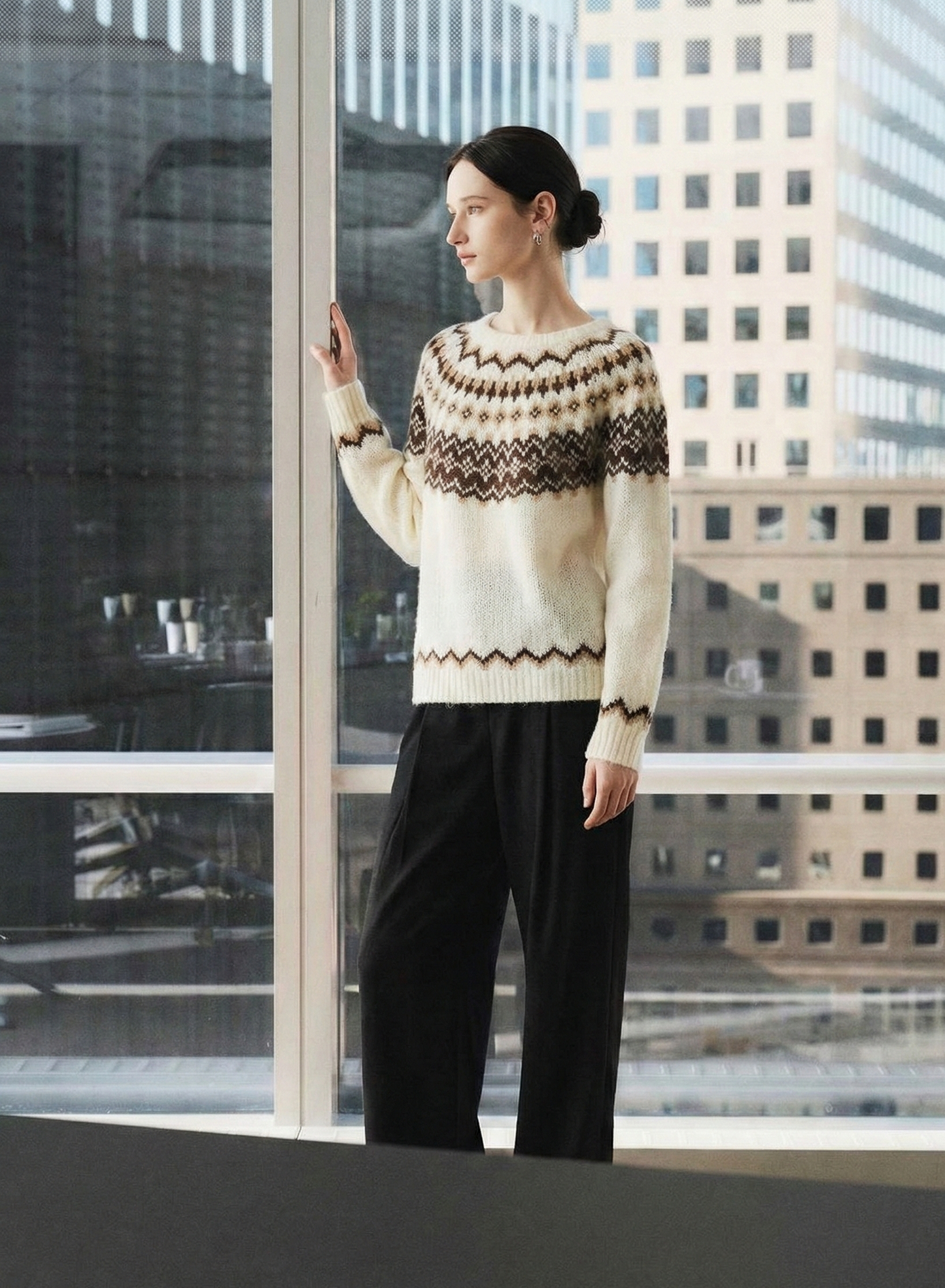 針織提花毛衣 - 復古對比色圓領