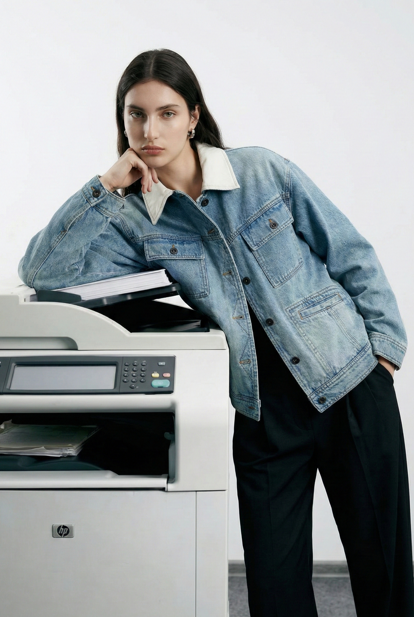 سترة جينز - تصميم ملون متباين مغسول بأسلوب رجعي