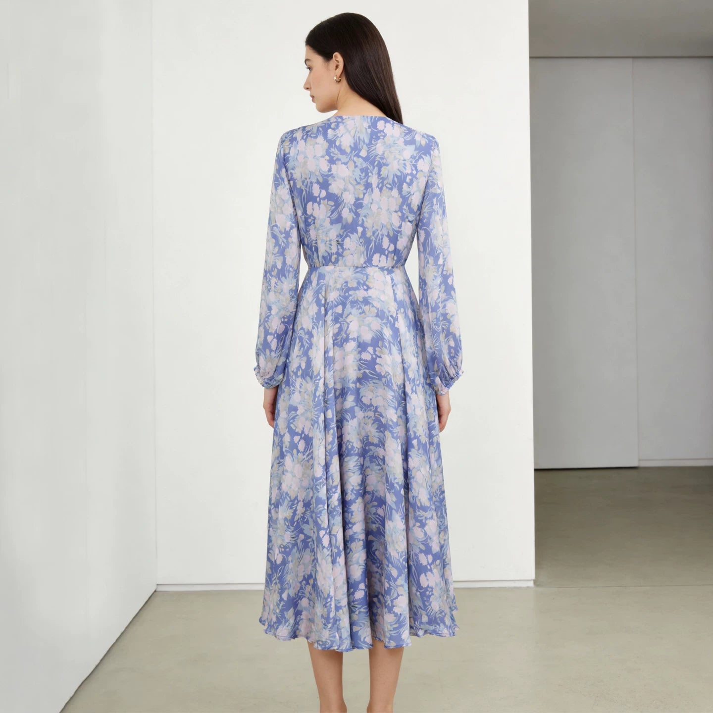 Tencel V-Neck Dress with Floral Print and Three-Quarter Sleeves