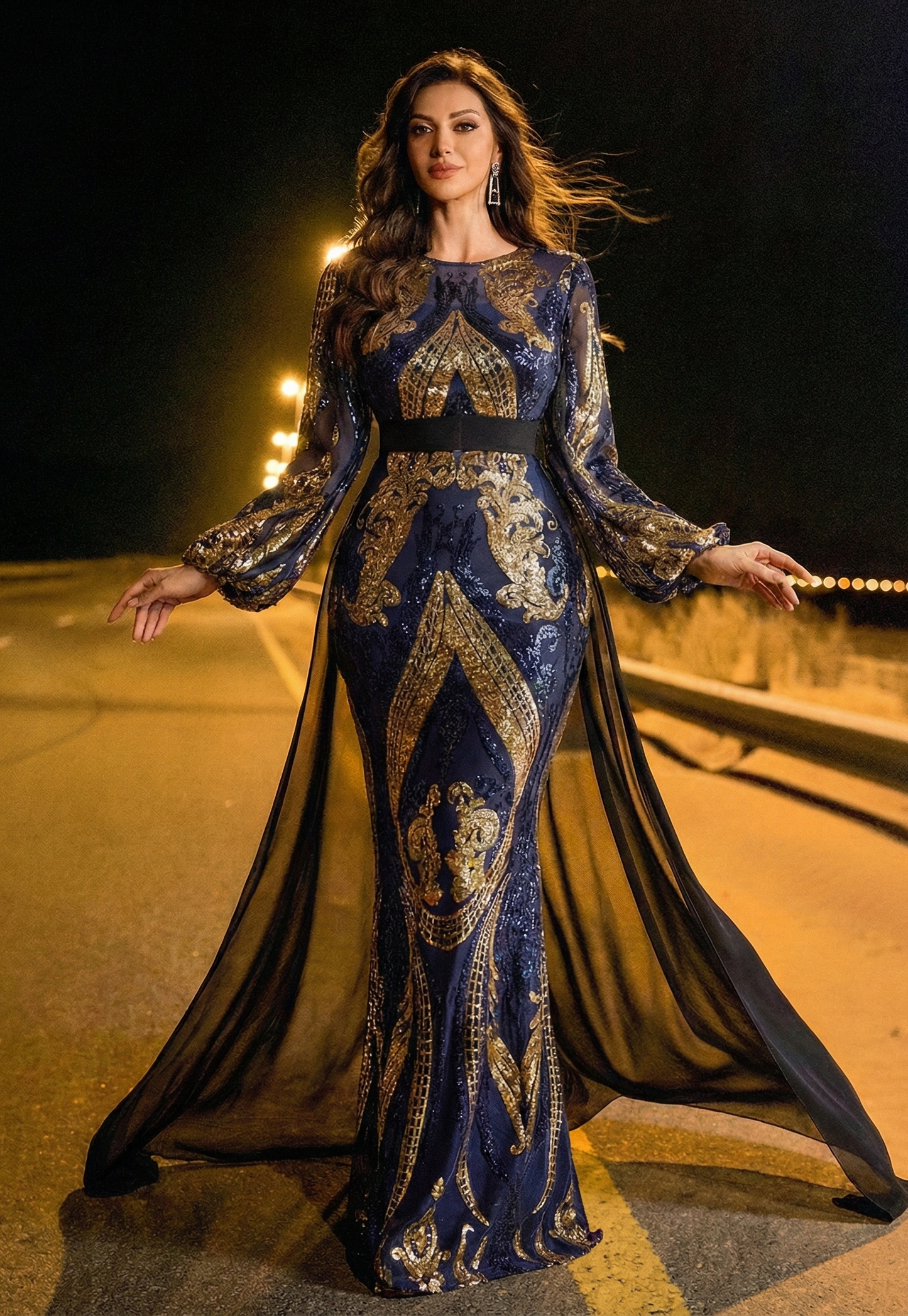 فستان عباية حريري - عباءة شفافة مزينة بالترتر الباروكي