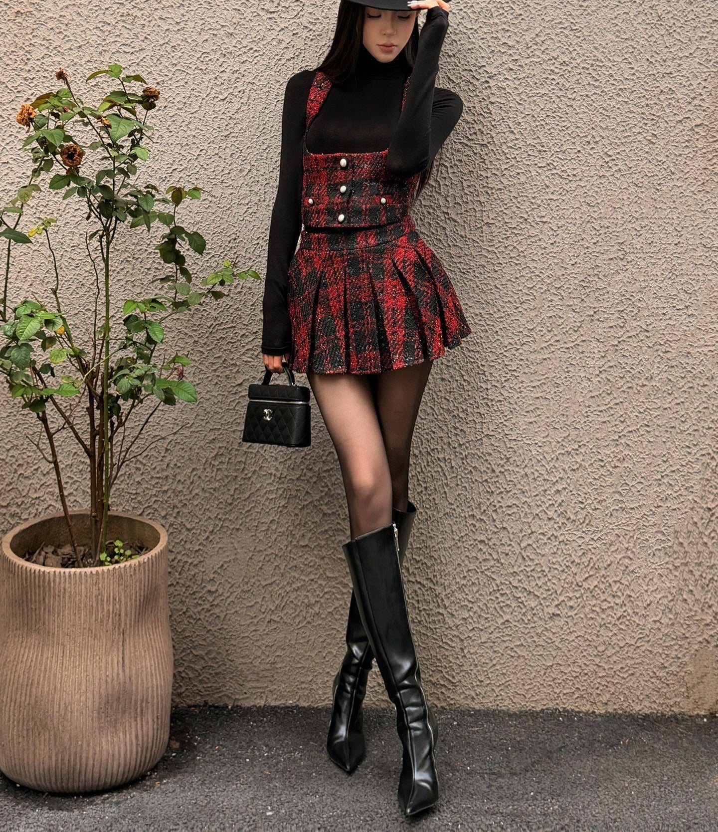Mixed Color Viscose Vest and Pleated Skirt Set