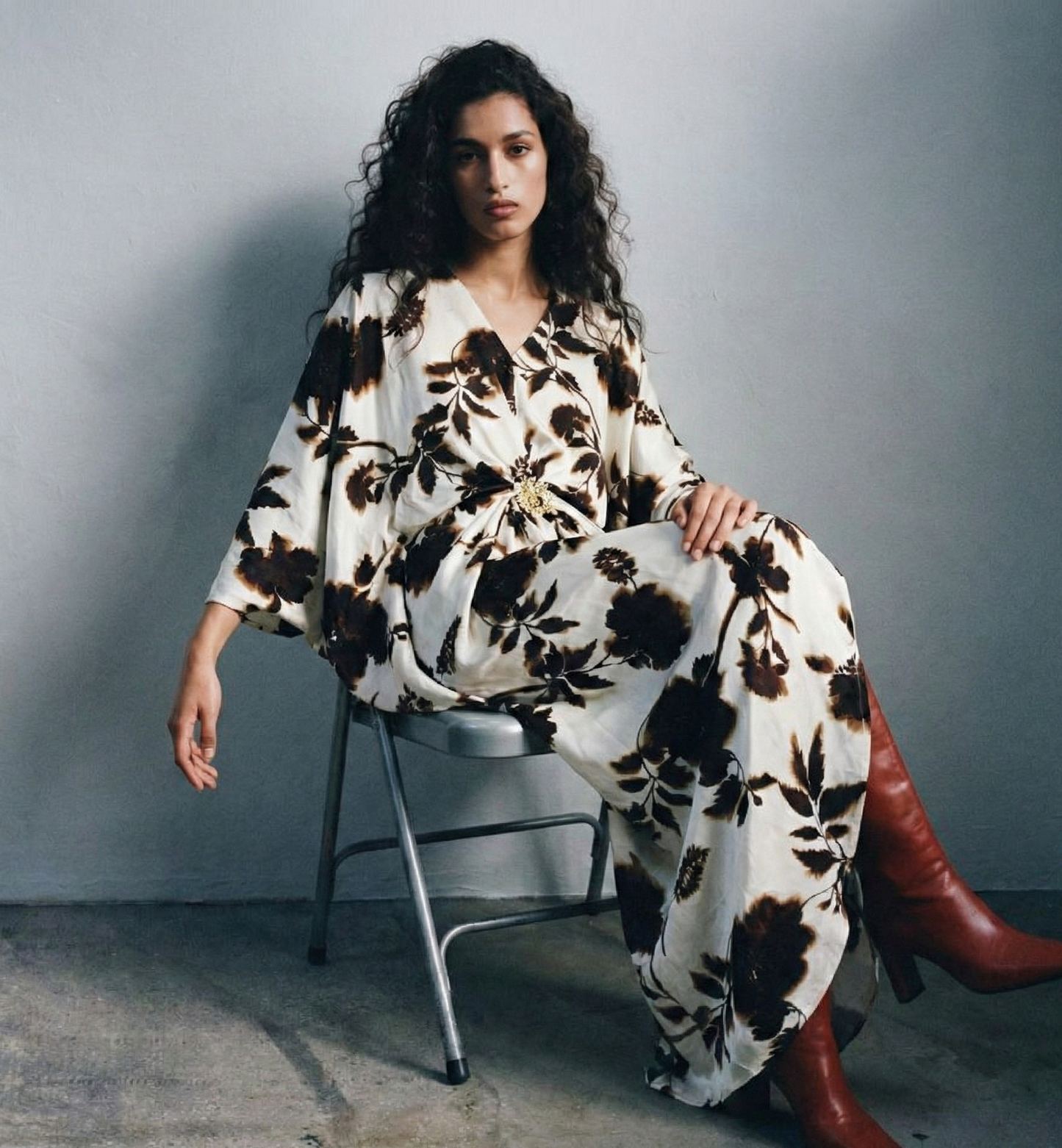 Printed V-Collared Batwing Sleeve Long Dress with Metal Buckle